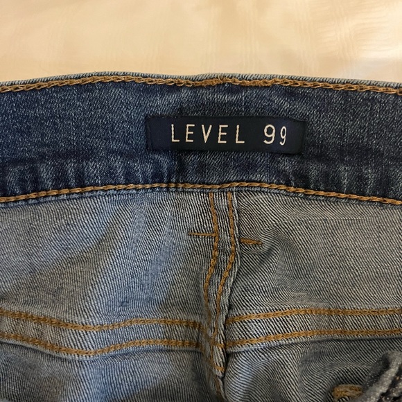 Level 99 ankle pants with stars appliqué - Picture 7 of 7